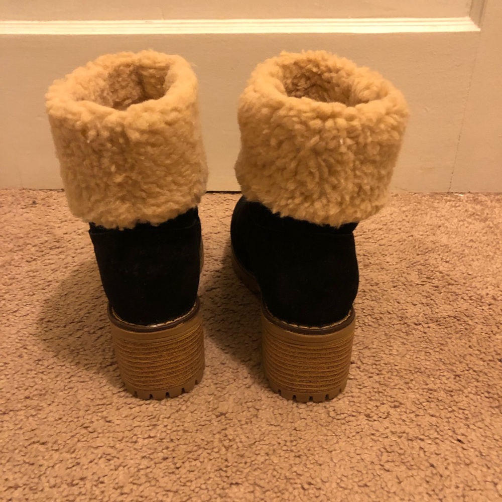 Shoes - Picture 4 of 5